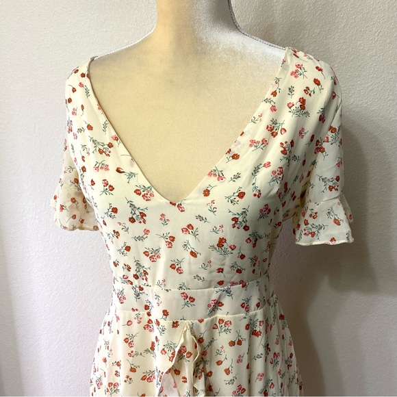 Showpo All For You Dress in Cream Floral - Picture 4 of 10